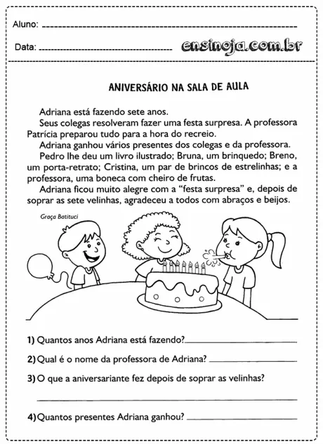 Crianças comemorando o aniversário de Adriana com um bolo e presentes.