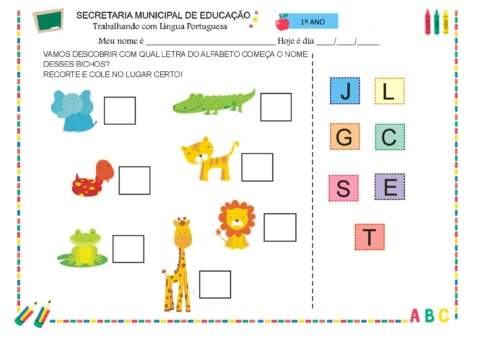 Atividade de alfabetização com animais e letras do alfabeto.