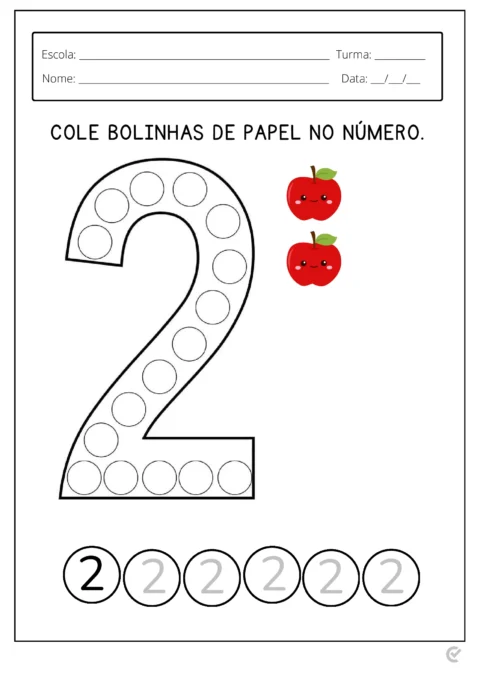 Atividade educativa com o número 2 e maçãs para colagem.