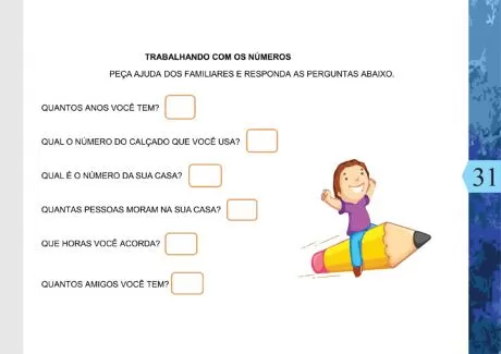 Uma criança sorridente montada em um lápis gigante, com perguntas sobre números ao lado.