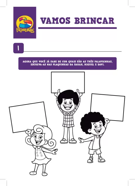 Três crianças segurando placas em branco, sorrindo e se divertindo.